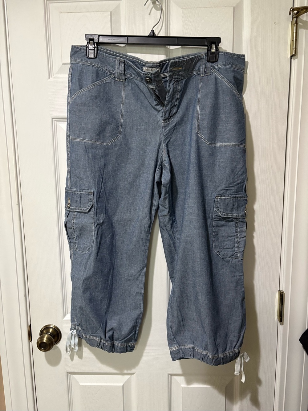 Women’s Light Blue Cargo Capris Jeans